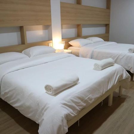Boon Street Hostel Bangkok Exterior photo