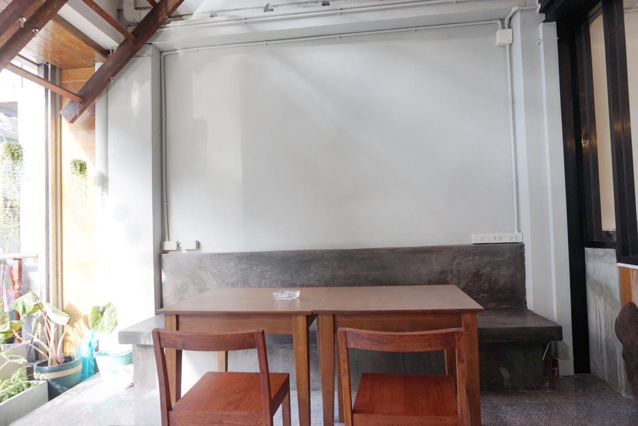 Boon Street Hostel Bangkok Exterior photo