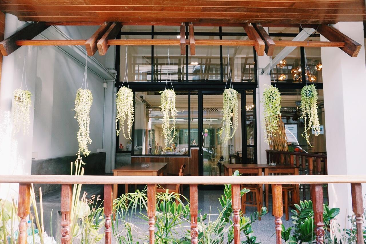 Boon Street Hostel Bangkok Exterior photo